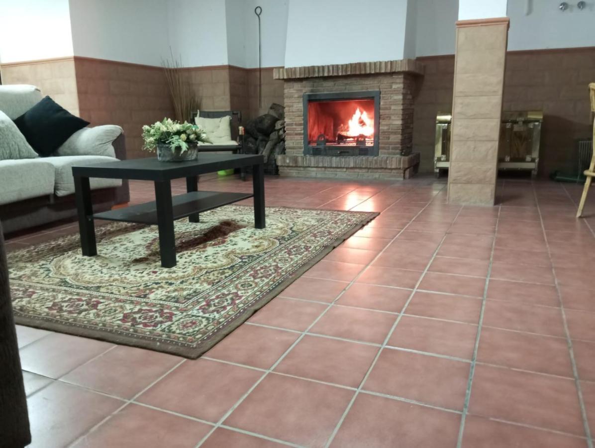Bilbilis Con Piscina Privada, Barbacoa Y Parking Villa Linares (Jaen)